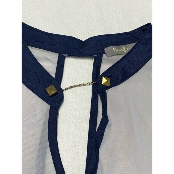 Finn & Clover Women’s Gray Blue Sleeveless Keyhole Neck Chain gray blue top sz S - Picture 6 of 7